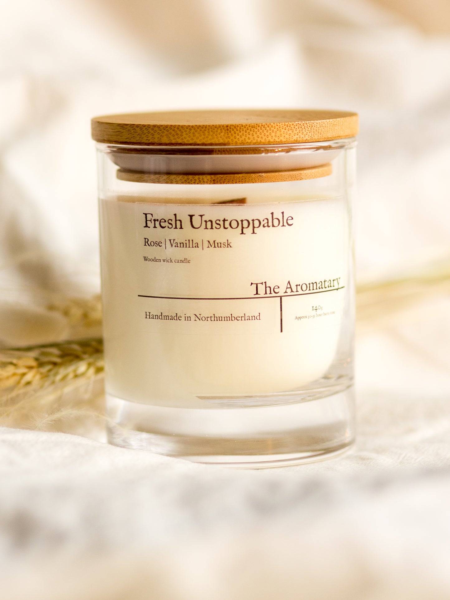 Fresh Unstoppable classic wooden wick candle